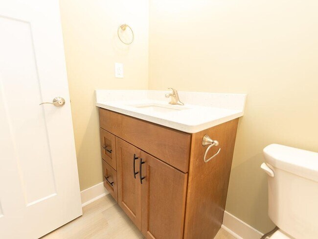 Building Photo - Westcott 11B - Townhome