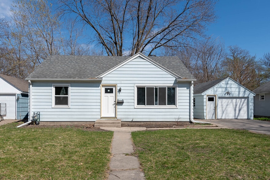 Primary Photo - 221 Norton St