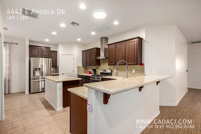 Building Photo - 4442 E Angela Dr