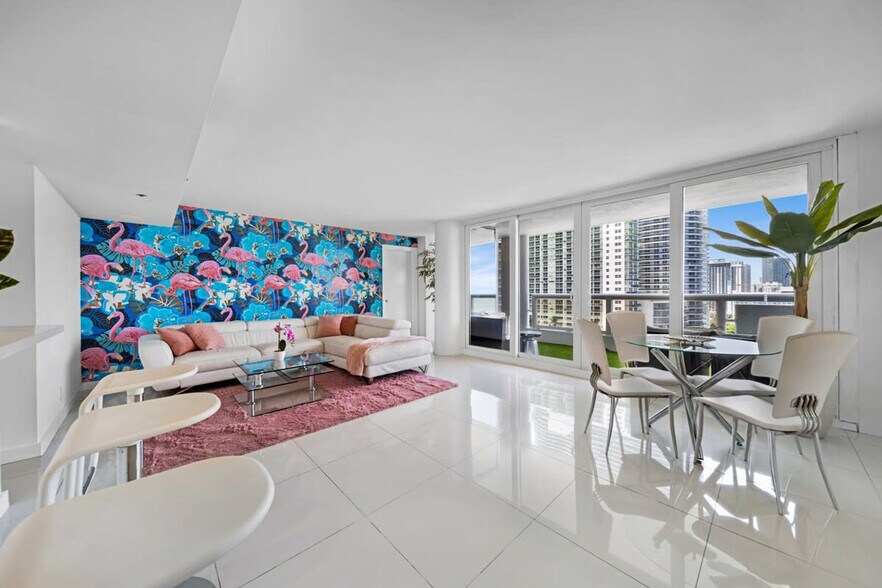Building Photo - 1717 N Bayshore Dr