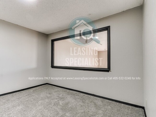Building Photo - Spacious Updated 3 Bed 2 bath Home