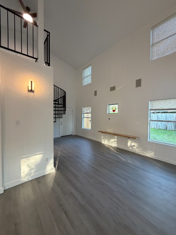 Building Photo - 1410 Ashwood Rd