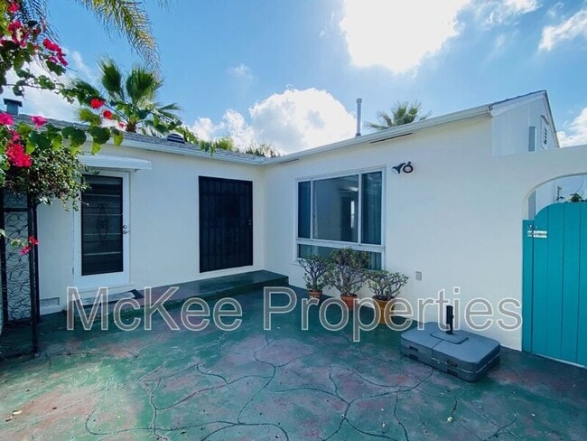 Building Photo - 400 H Ave