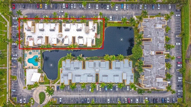 Building Photo - 1450 SE 3rd Ave