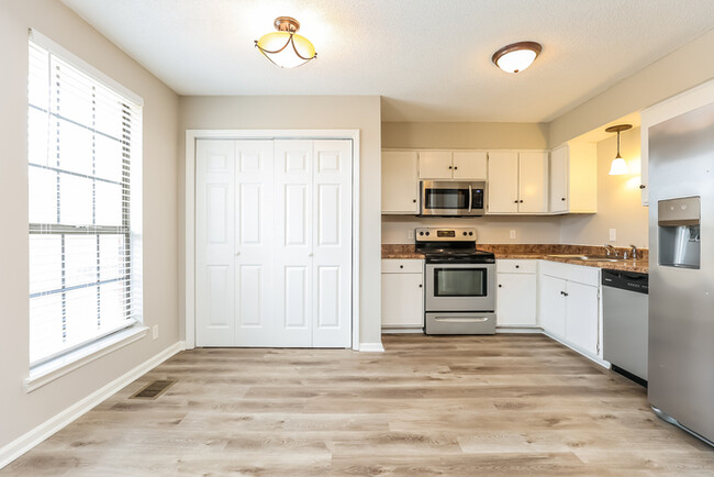 Building Photo - 3 Bedroom Home in Nashville