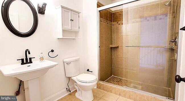 Building Photo - 1324 N Hancock St