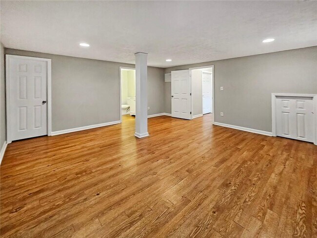 Building Photo - 271 Ridge Run Dr