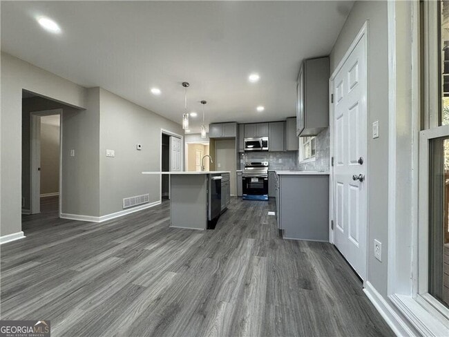 Building Photo - 3489 Creighton Rd SW