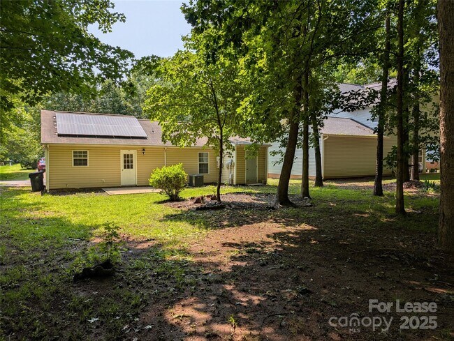 Building Photo - 610 Pennwood Ln