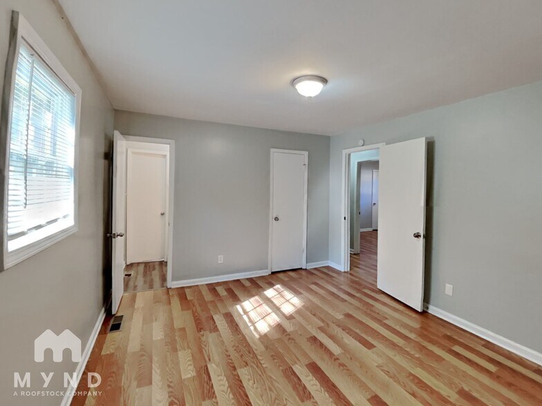 Building Photo - 546 Hardy Way