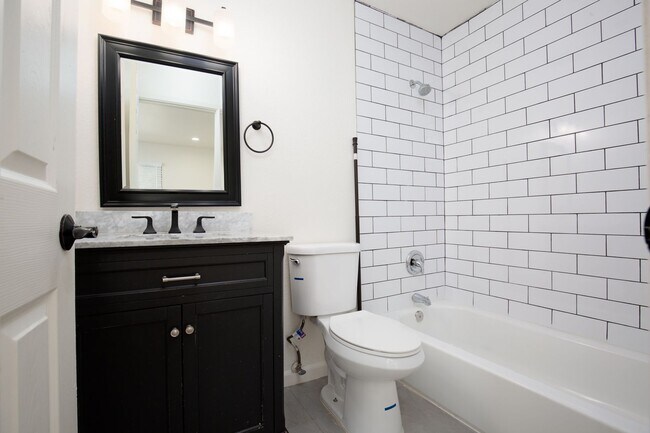 Building Photo - 737 Rock Springs Dr