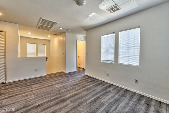 Building Photo - 577 Lapford St