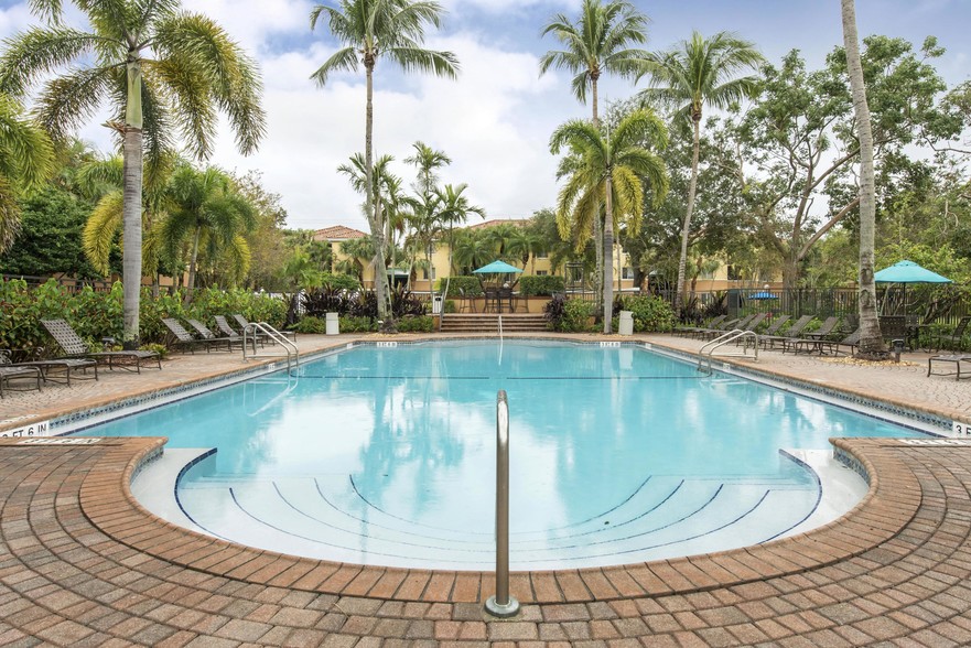 Coconut Palm Club Apartments - Coconut Creek, FL | Apartment Finder