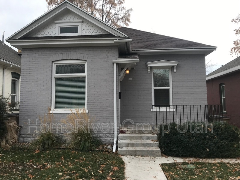 Building Photo - 920 Princeton Ave S