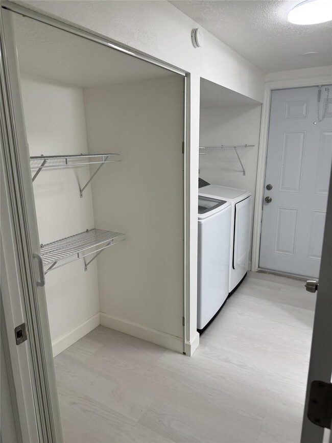 Building Photo - 909 36th St