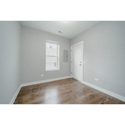 Building Photo - 1838 W 21st Pl
