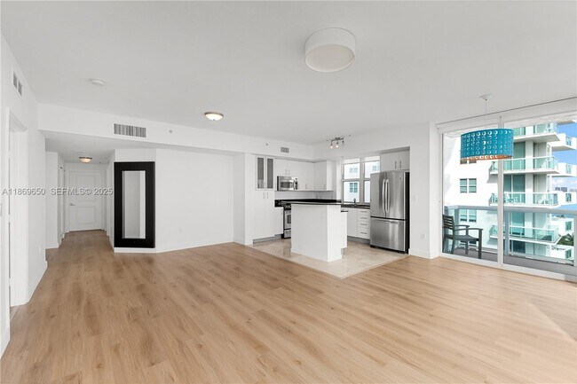 Building Photo - 7900 Harbor Island Dr