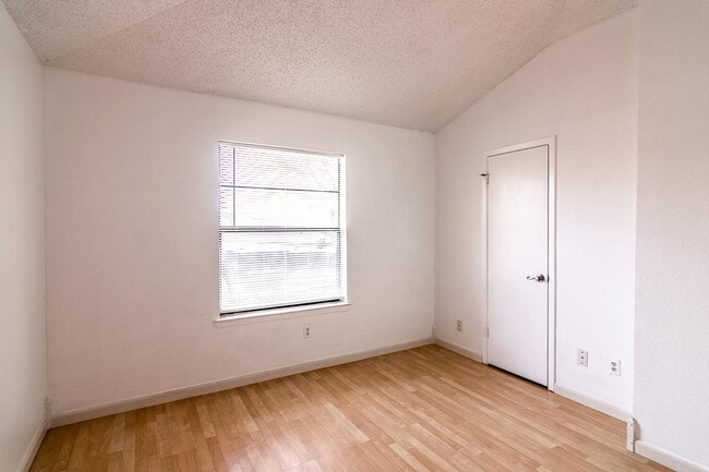 Building Photo - 201 N Troy Ave