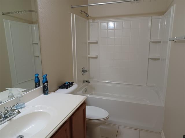 Building Photo - 664 Vickie St