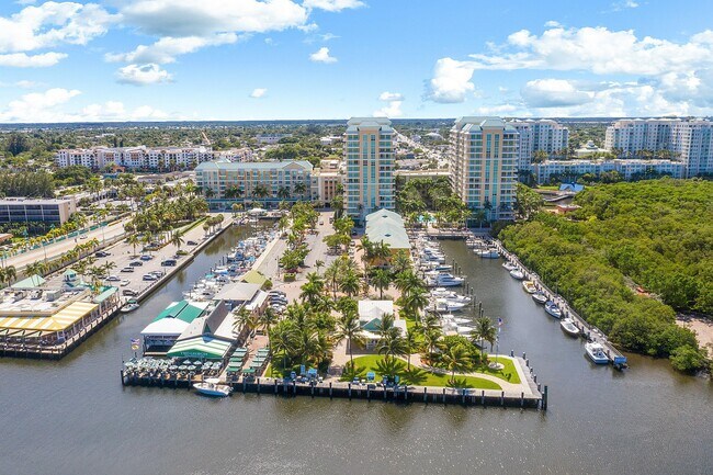 Building Photo - 700 E Boynton Beach Blvd