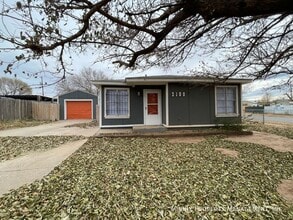 Building Photo - 3100 Redwood St