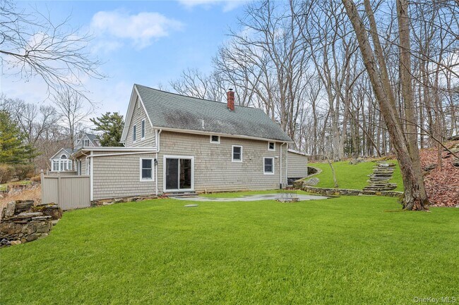 Building Photo - 22 Lake Ridge Rd