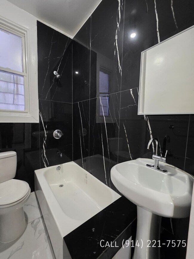 Building Photo - 175 Orchard St