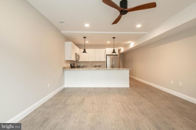 Building Photo - 5 Park Ln