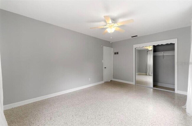 Building Photo - 2528 Boca Ciega Dr N