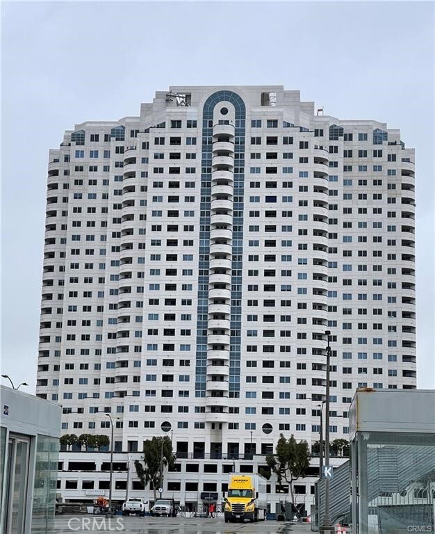 Building Photo - 525 E Seaside Way