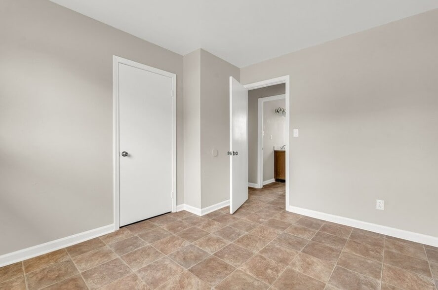 Building Photo - 805 Spruce St