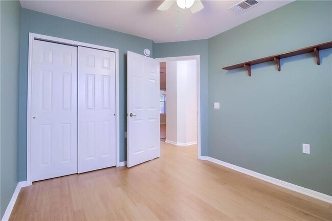 Building Photo - 1100 Emmitt Run