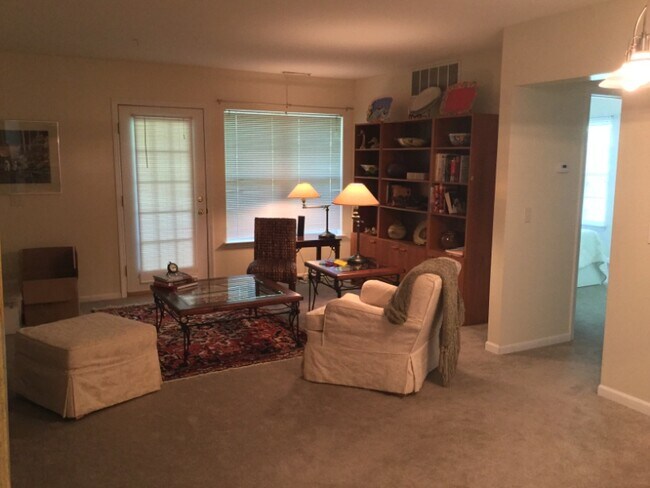 Building Photo - 1123 Joyce Ln