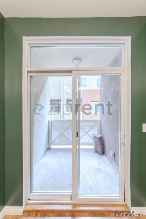 Building Photo - 11622 Oxnard St