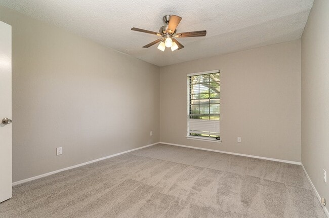 Building Photo - 2311 Lawnmeadow Dr