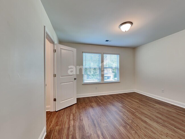 Building Photo - 145 Sweet Gum Dr