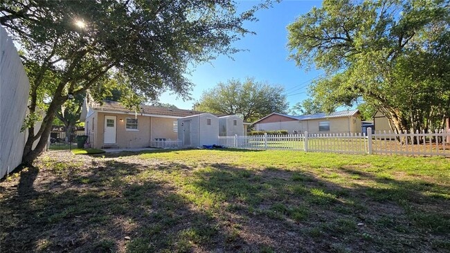 Building Photo - 5347 Satsuma Dr