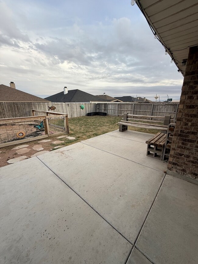 Building Photo - 808 E 96th St