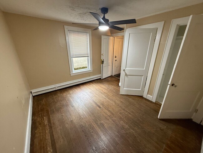 Building Photo - 276 Notre Dame Ave