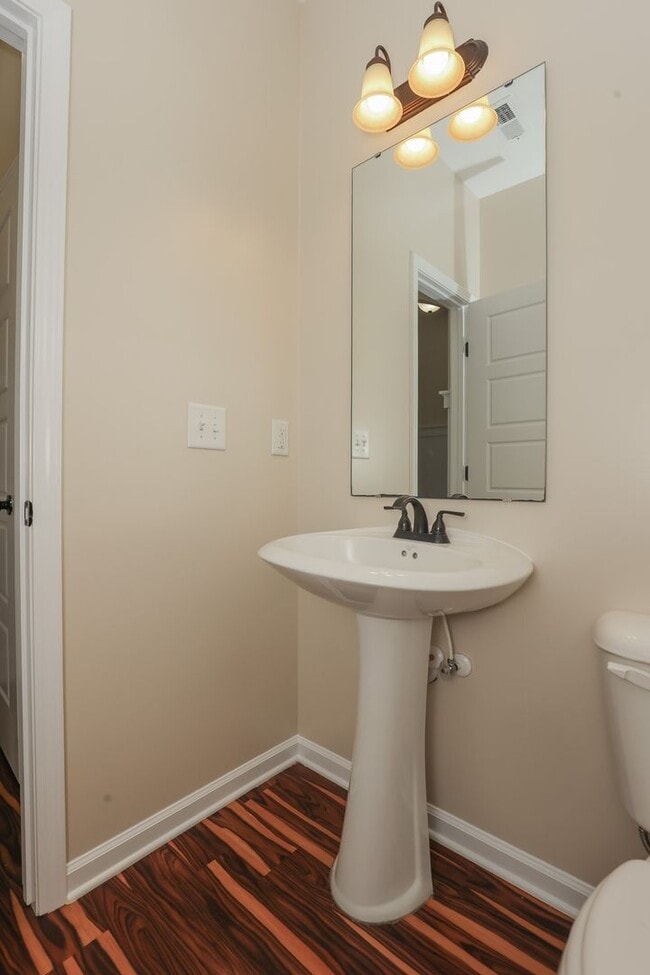 Building Photo - The Landing at Mill Creek community!  Washer / Dryer included