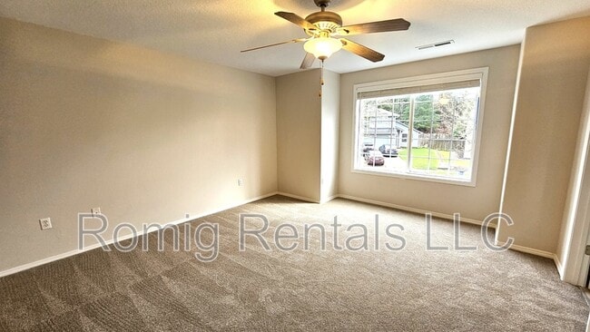 Building Photo - 10032 NE 19th St