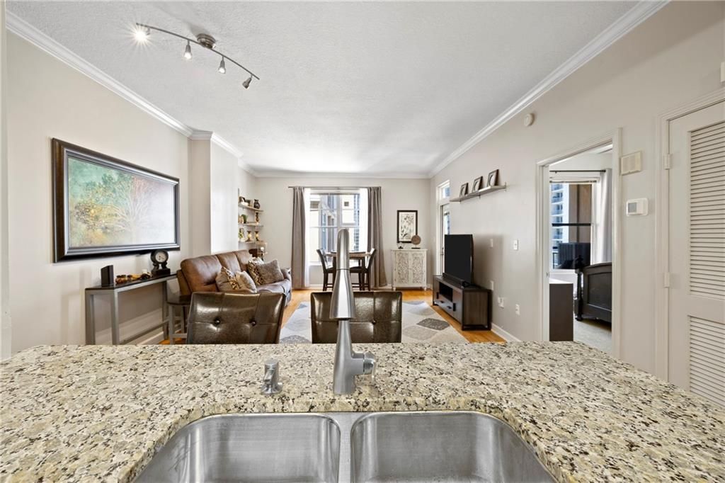 Building Photo - 1101 Juniper St NE