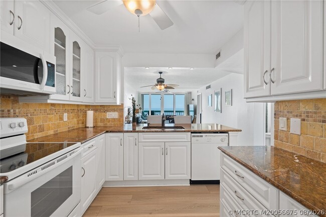 Building Photo - 9940 S Ocean Dr