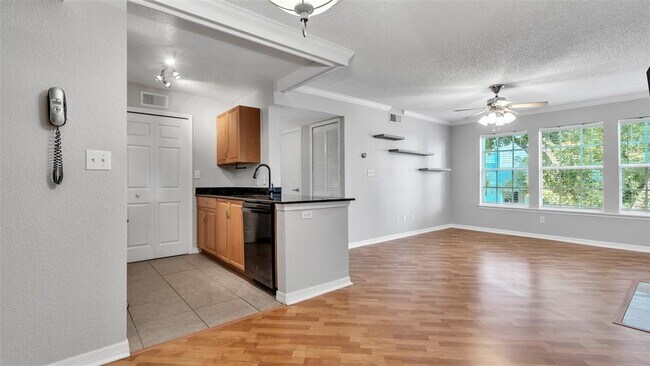 Building Photo - 3275 Haviland Ct