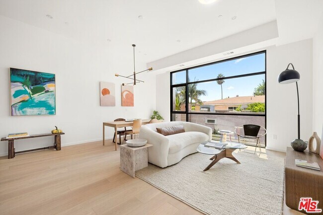 Building Photo - 1227 N Formosa Ave