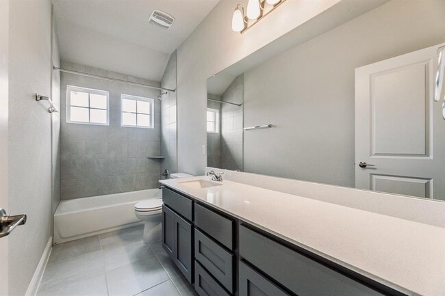 Building Photo - 157 Riverhill Dr