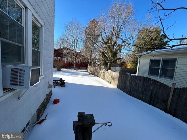 Building Photo - 534 Park Ave