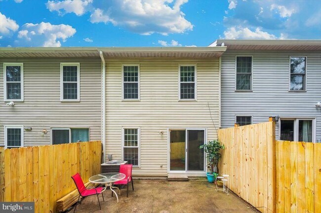 Building Photo - 16110 Hayshire Ct