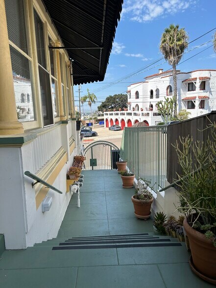 Building Photo - 2329 Curlew St