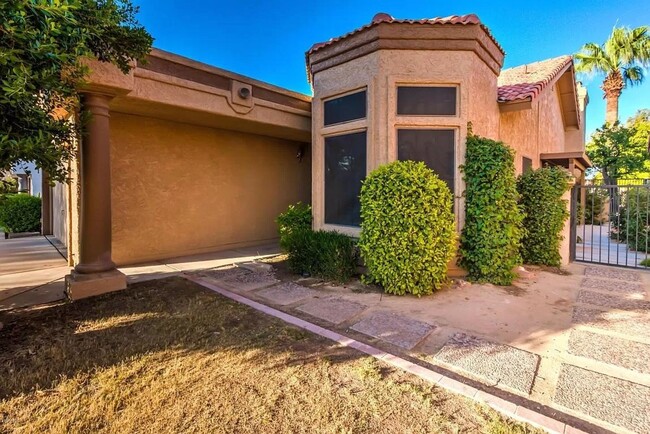 Building Photo - Charming South Chandler home with loft